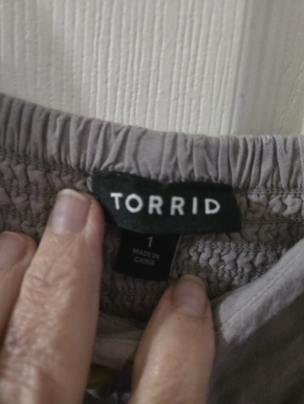 1x Torrid sleeveless blouse - Picture 2 of 4